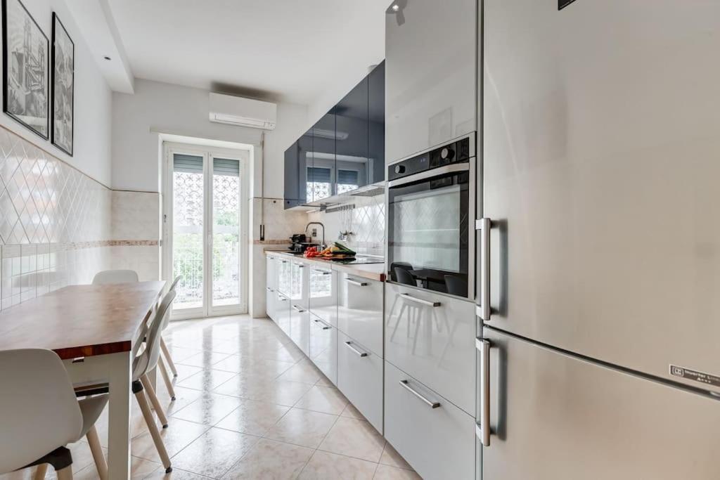 Apartamento Bdc - Rome, Open City! 3-bdr!
